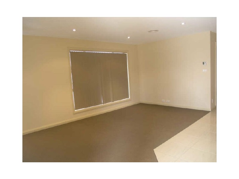 9 Denoon Street, Forde ACT 2914