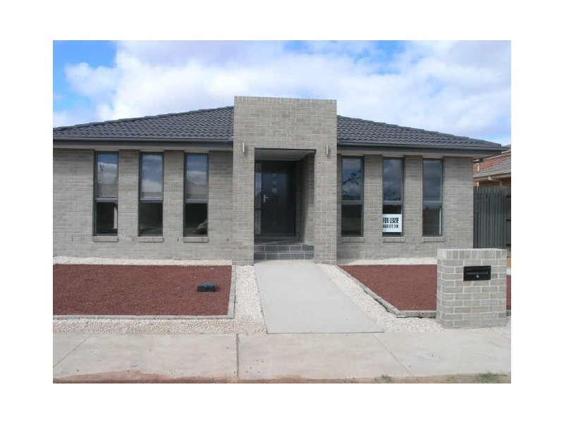 107 Gwen Meredith Loop, Franklin ACT 2913