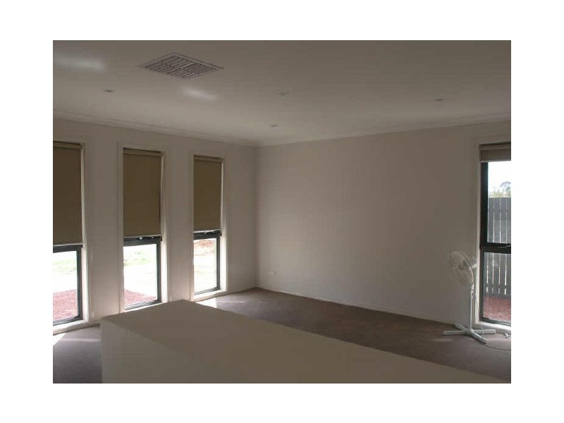 107 Gwen Meredith Loop, Franklin ACT 2913