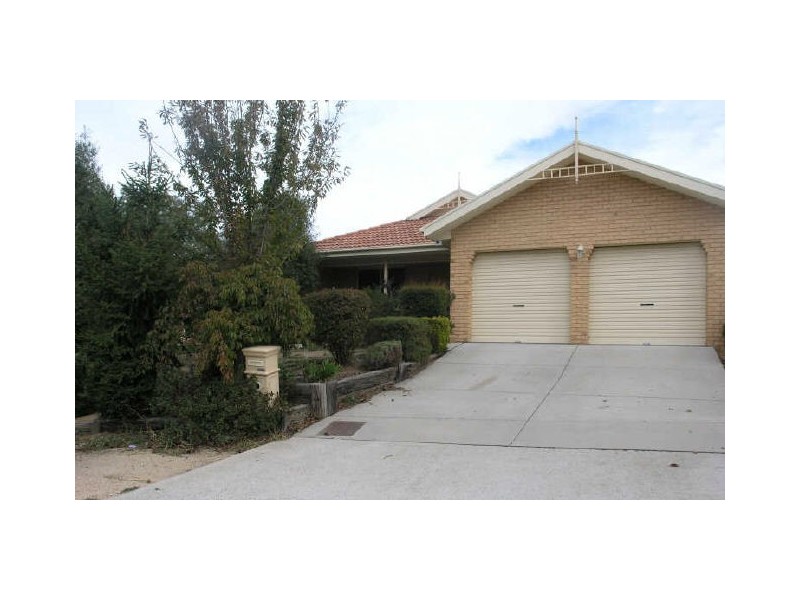 8 Lingiari Crt, Ngunnawal ACT 2913