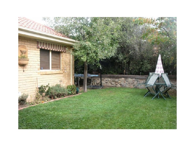 8 Lingiari Crt, Ngunnawal ACT 2913