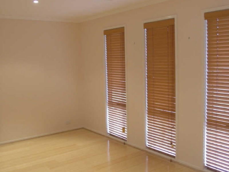 16 Helen Leonard Cres, Forde ACT 2914