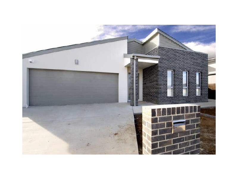 11 Nancy Cato Street, Franklin ACT 2913