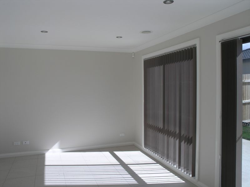 15 Lansdown Crescent, Casey ACT 2913