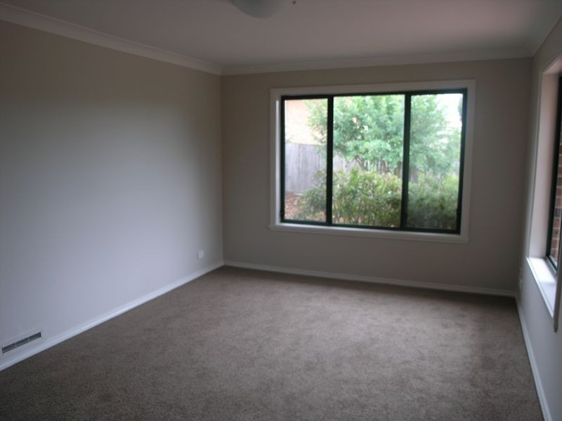 14 Leonard Close, Dunlop ACT 2615