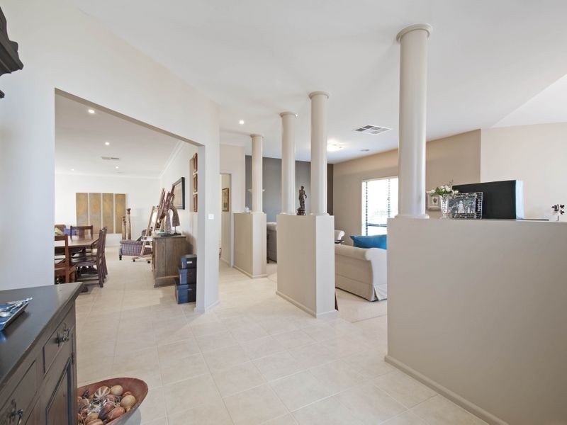 2 Wendy Ey Place, Nicholls ACT 2913