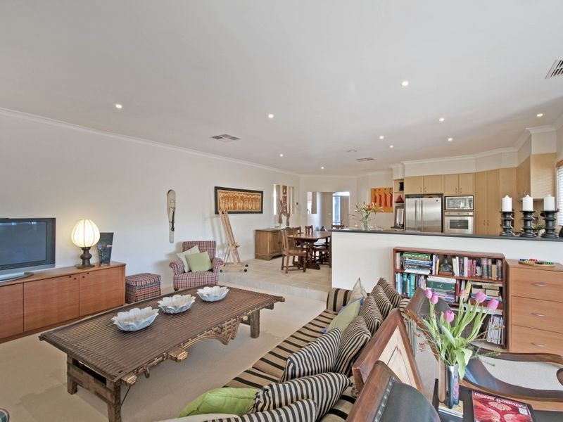 2 Wendy Ey Place, Nicholls ACT 2913