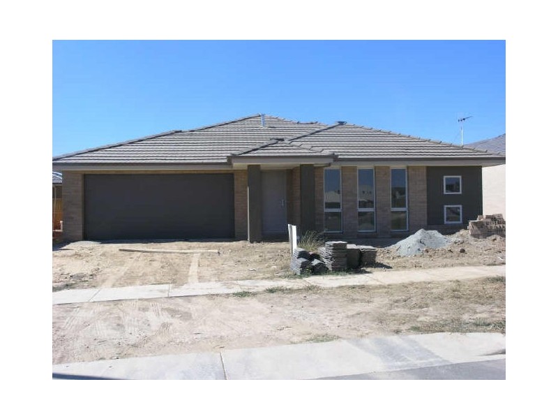 18 Helen Leonard Crescent, Forde ACT 2914