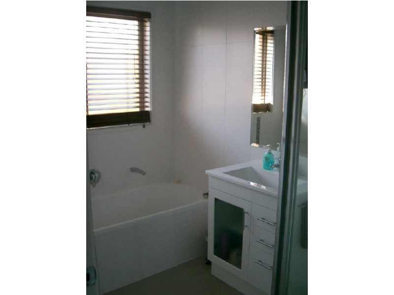 18 Helen Leonard Crescent, Forde ACT 2914