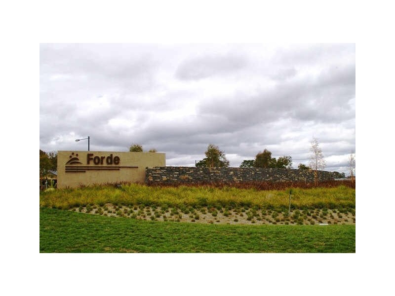 18 Helen Leonard Crescent, Forde ACT 2914