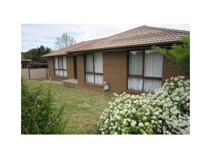 92 Chuculba Crescent, Giralang ACT 2617