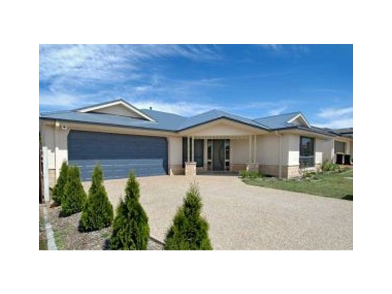 43 Benaroon Circuit, Amaroo ACT 2914