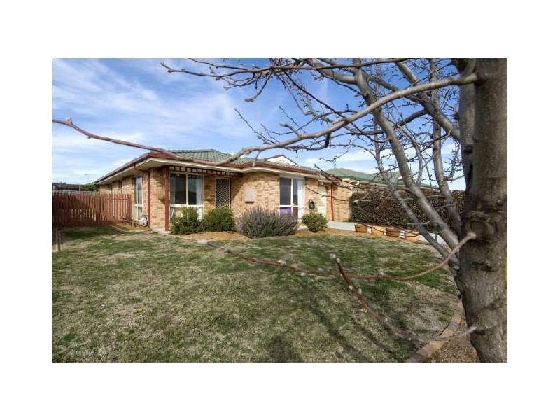 33 Goodhart Crescent, Dunlop ACT 2615