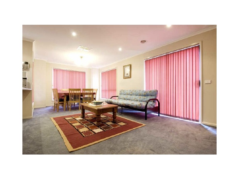 10 Fairlight Street, Dunlop ACT 2615