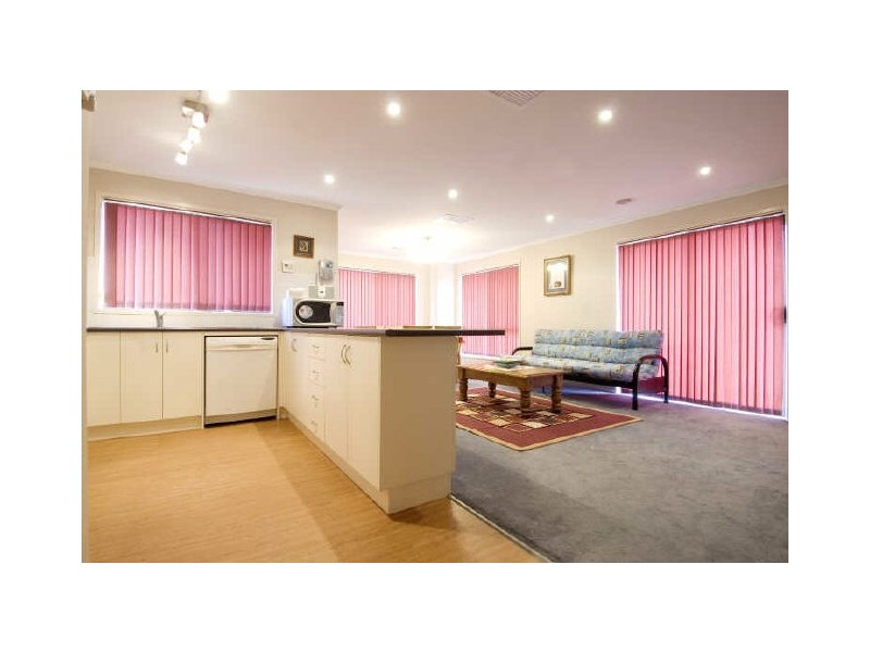 10 Fairlight Street, Dunlop ACT 2615