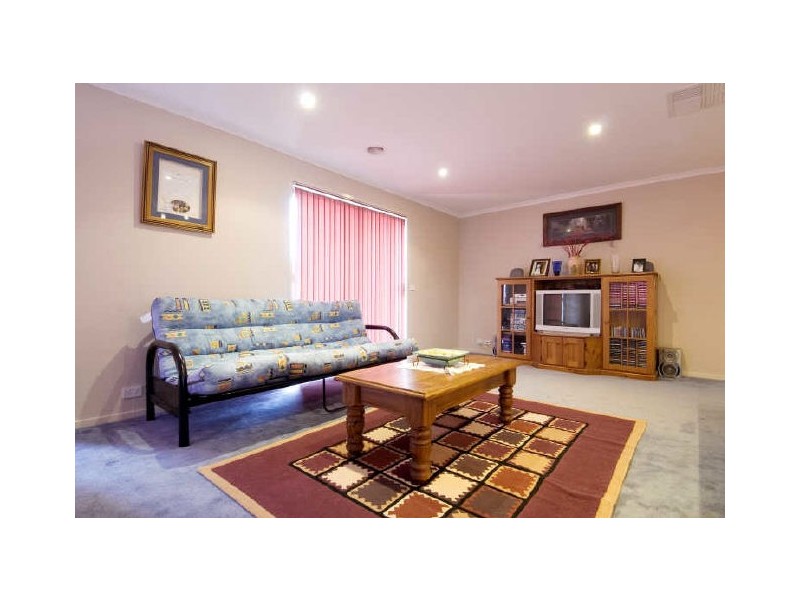 10 Fairlight Street, Dunlop ACT 2615