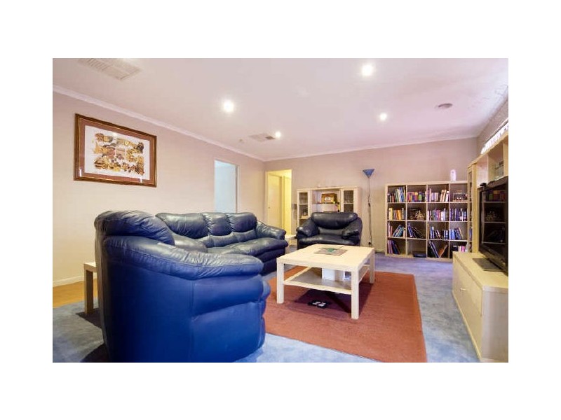 10 Fairlight Street, Dunlop ACT 2615