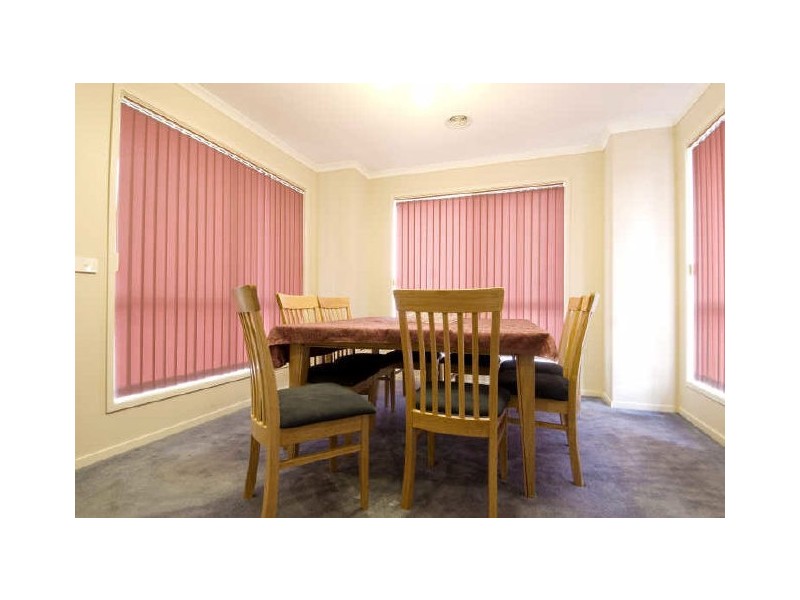 10 Fairlight Street, Dunlop ACT 2615