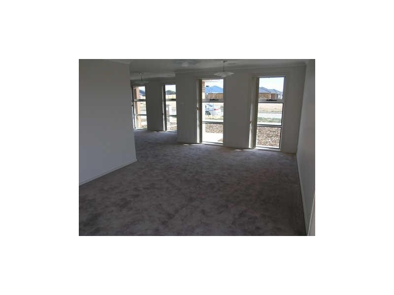 29 Charlotte Barton Street, Franklin ACT 2913