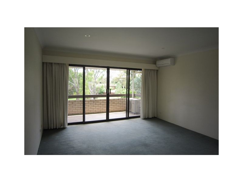 6/7 Hyndes Crescent, Holder ACT 2611