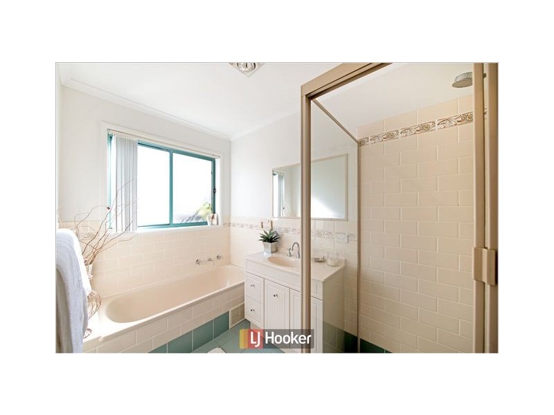 20 Burrumarra Avenue, Ngunnawal ACT 2913