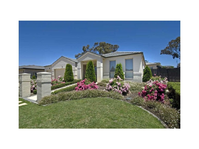 21 Strayleaf Crescent, Gungahlin ACT 2912