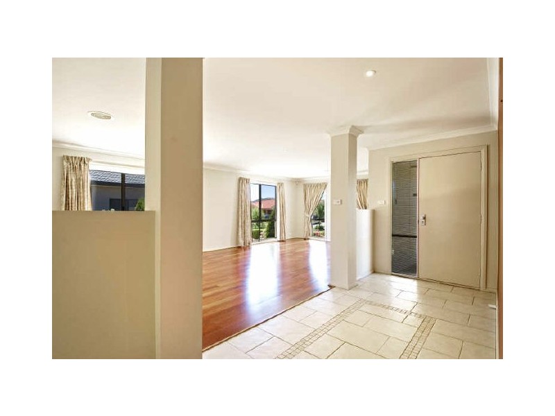 21 Strayleaf Crescent, Gungahlin ACT 2912