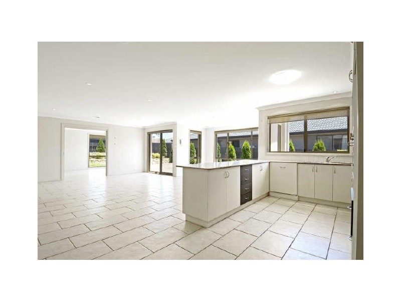 21 Strayleaf Crescent, Gungahlin ACT 2912