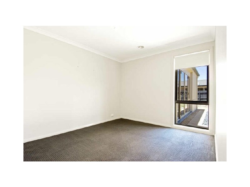 21 Strayleaf Crescent, Gungahlin ACT 2912