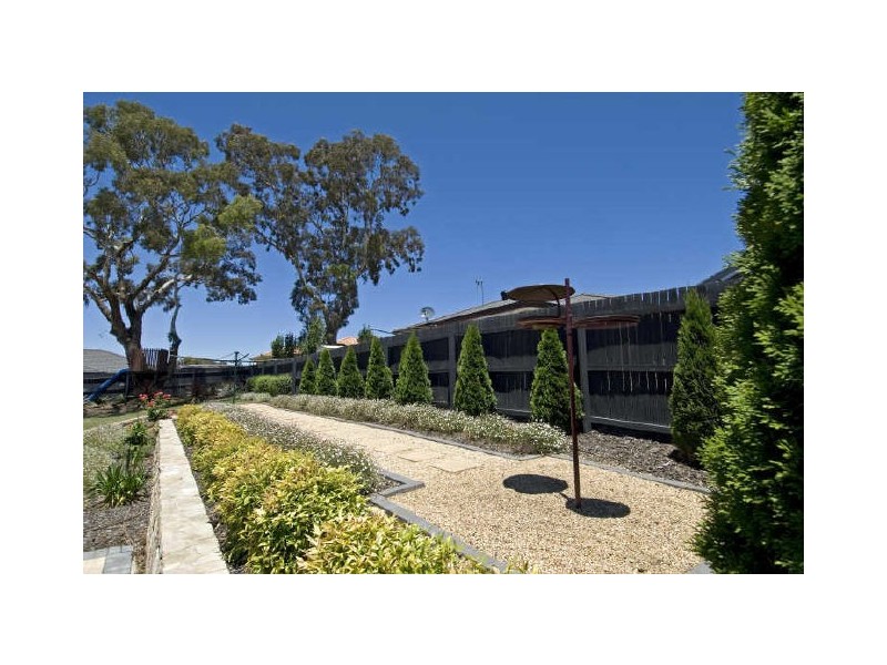 21 Strayleaf Crescent, Gungahlin ACT 2912