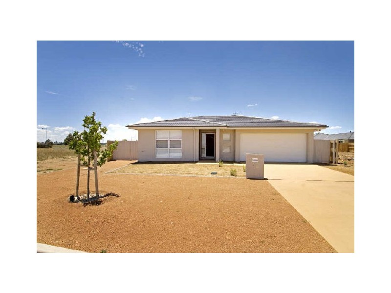18 Clendinnen Street, Dunlop ACT 2615