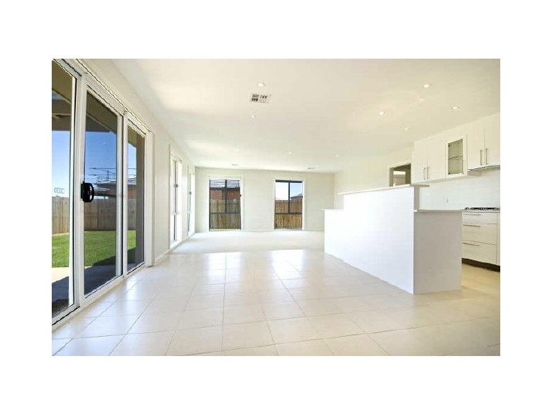 18 Clendinnen Street, Dunlop ACT 2615