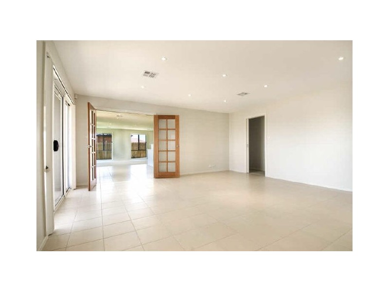 18 Clendinnen Street, Dunlop ACT 2615