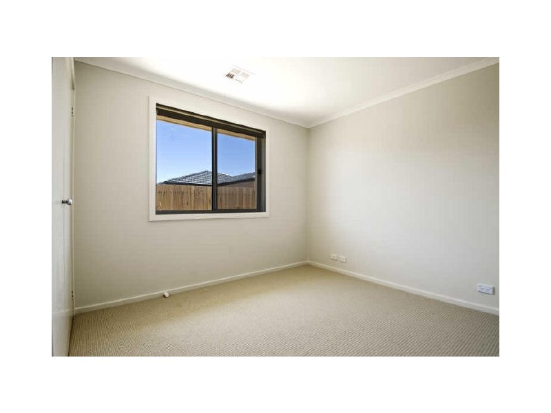 18 Clendinnen Street, Dunlop ACT 2615