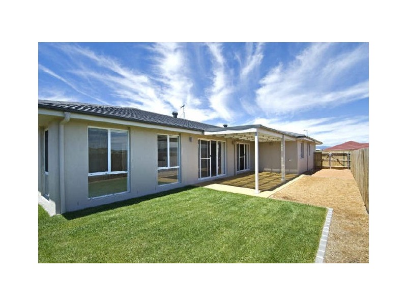 18 Clendinnen Street, Dunlop ACT 2615