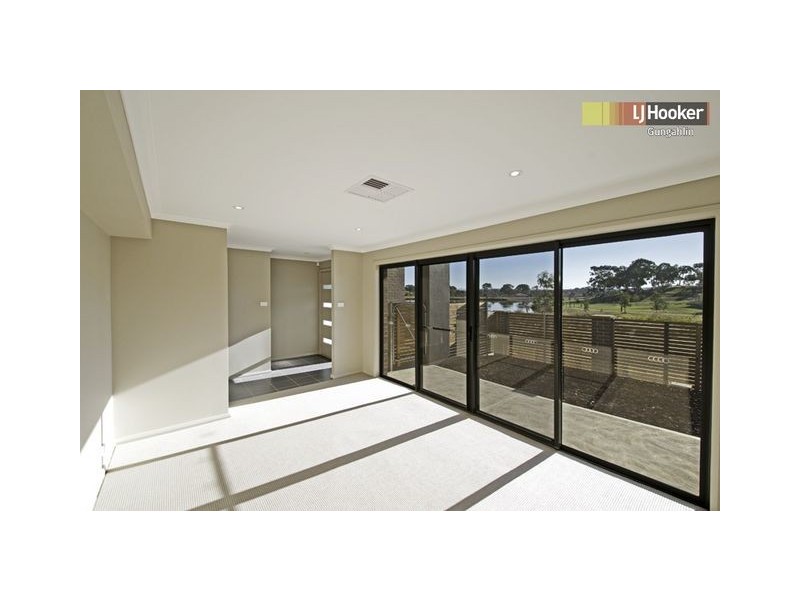 25 Leslie Dwyer Street, Forde ACT 2914