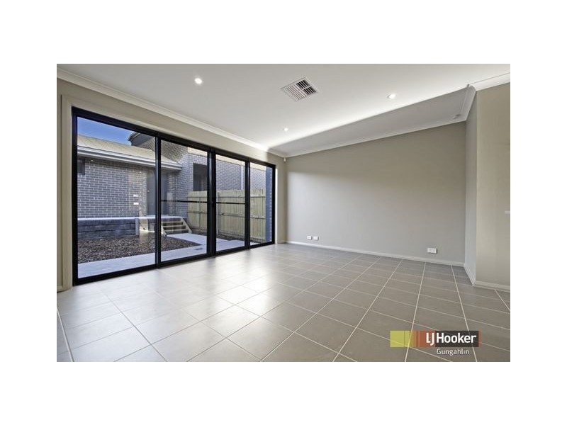 25 Leslie Dwyer Street, Forde ACT 2914