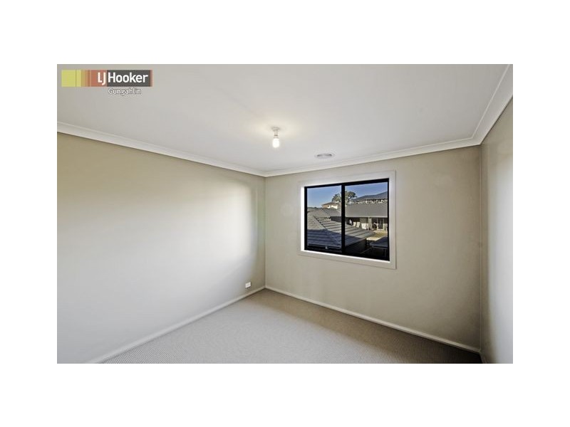 25 Leslie Dwyer Street, Forde ACT 2914