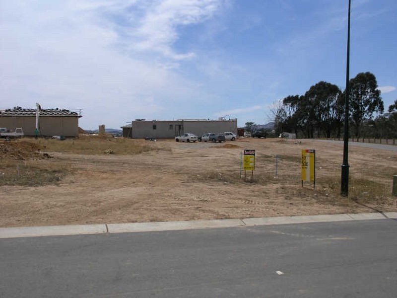 13 Jean MacNamara Street, Macgregor ACT 2615