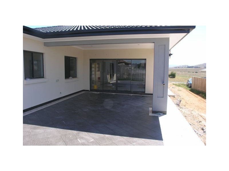 69 James Harrison Street, Dunlop ACT 2615