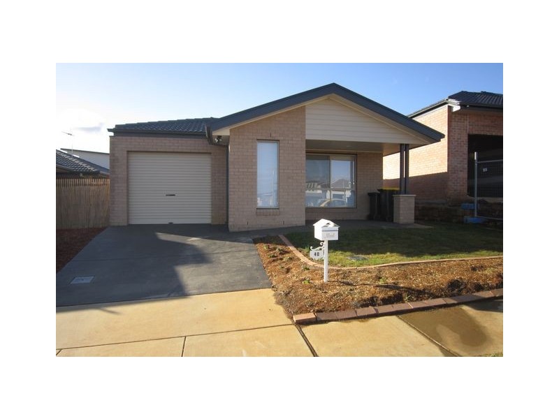 40 Elizabeth Jolley Crescent, Franklin ACT 2913