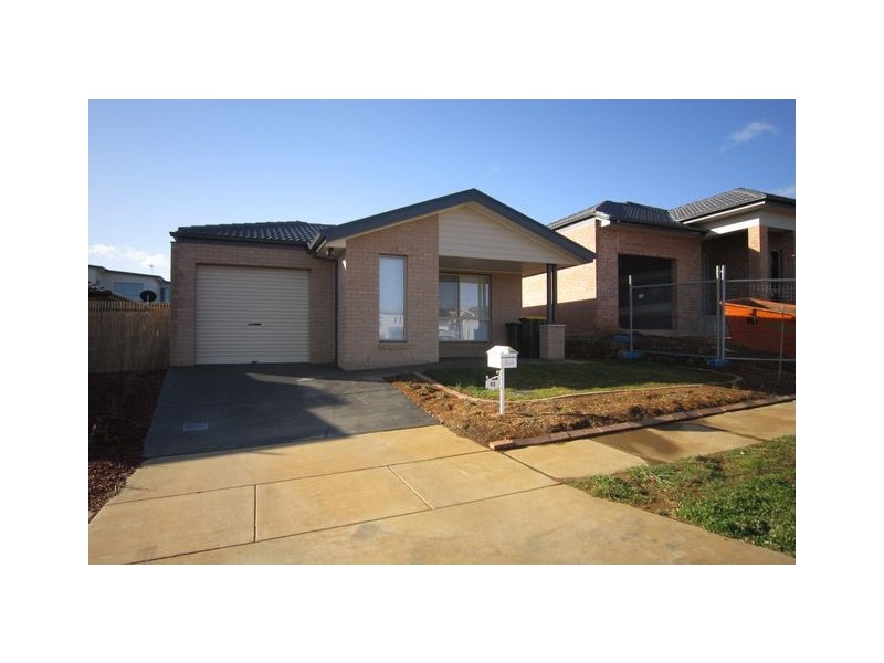 40 Elizabeth Jolley Crescent, Franklin ACT 2913
