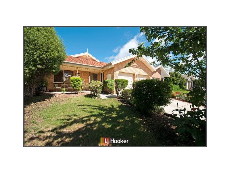 8 Lingiari Court, Ngunnawal ACT 2913