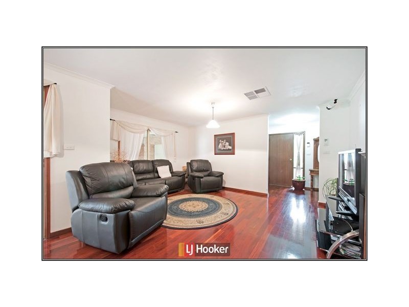 8 Lingiari Court, Ngunnawal ACT 2913