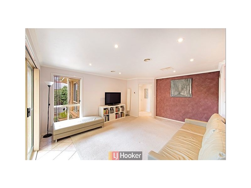 30 Unaipon Avenue, Ngunnawal ACT 2913