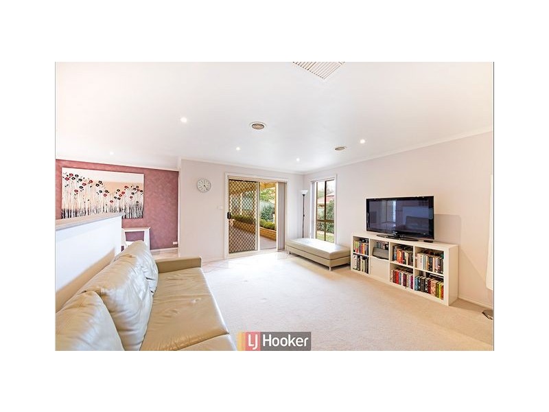 30 Unaipon Avenue, Ngunnawal ACT 2913