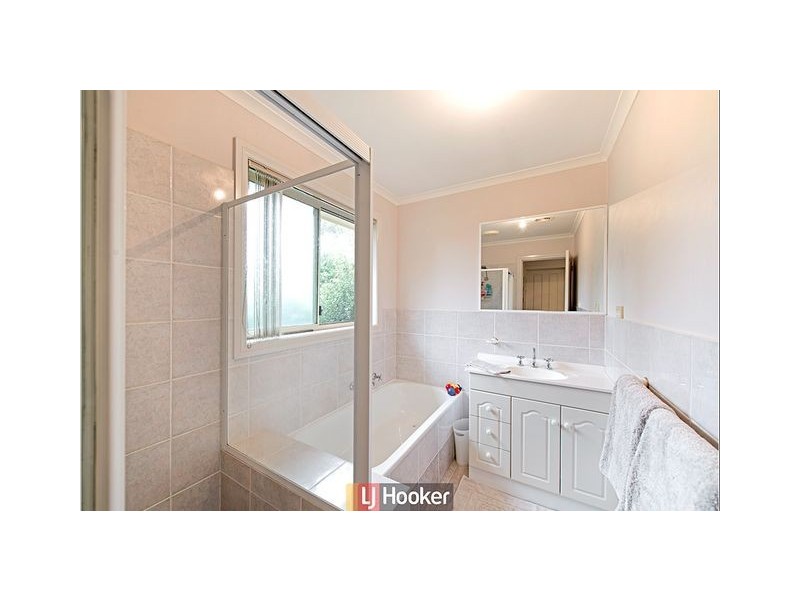 30 Unaipon Avenue, Ngunnawal ACT 2913