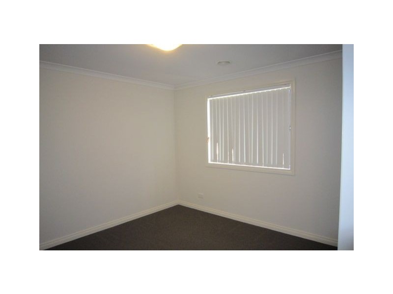 4 Renfree Street, Casey ACT 2913
