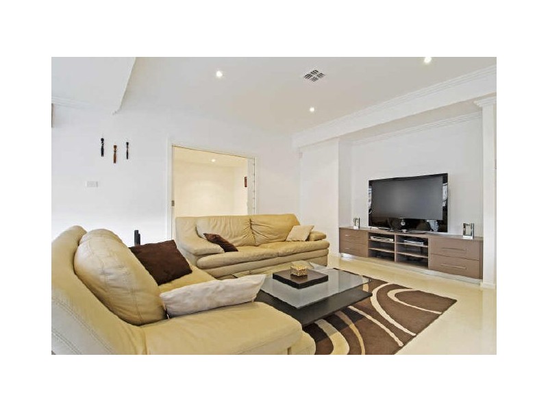 30 Beveridge Street, Forde ACT 2914