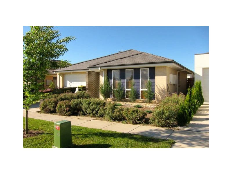 16 Helen Leonard Crescent, Forde ACT 2914